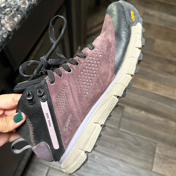 Danner Hiking boots, 8.5 but fit more like an 8. Purple and black - Picture 4 of 8